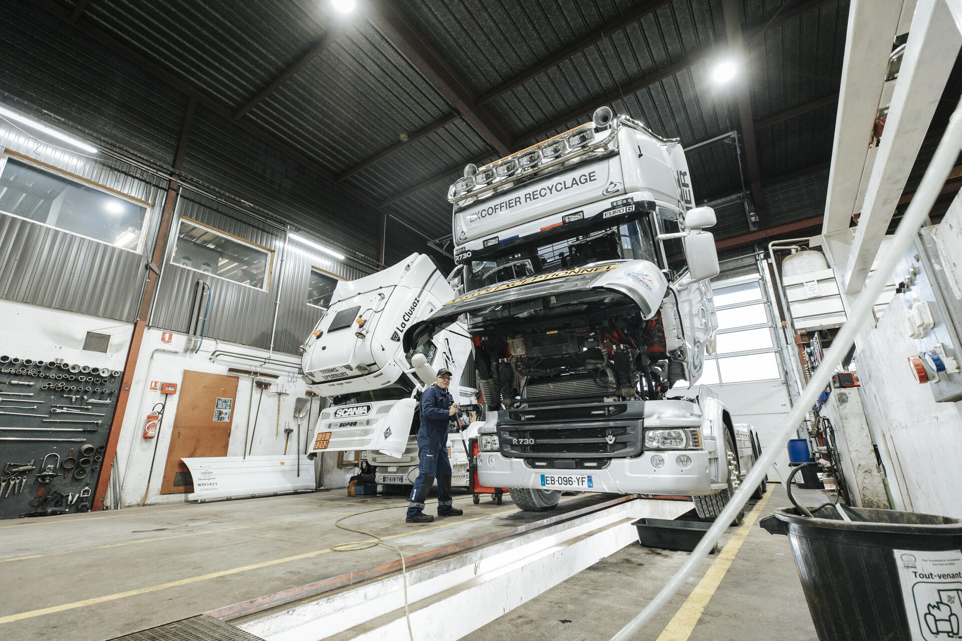 Camion au garage st pierre